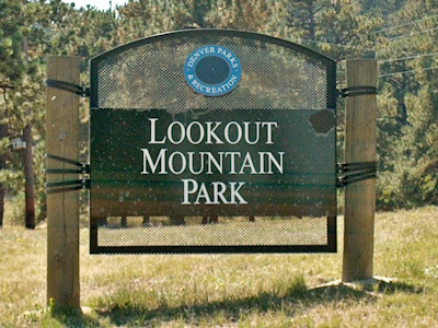 Entrance sign for Lookout Mountain Park